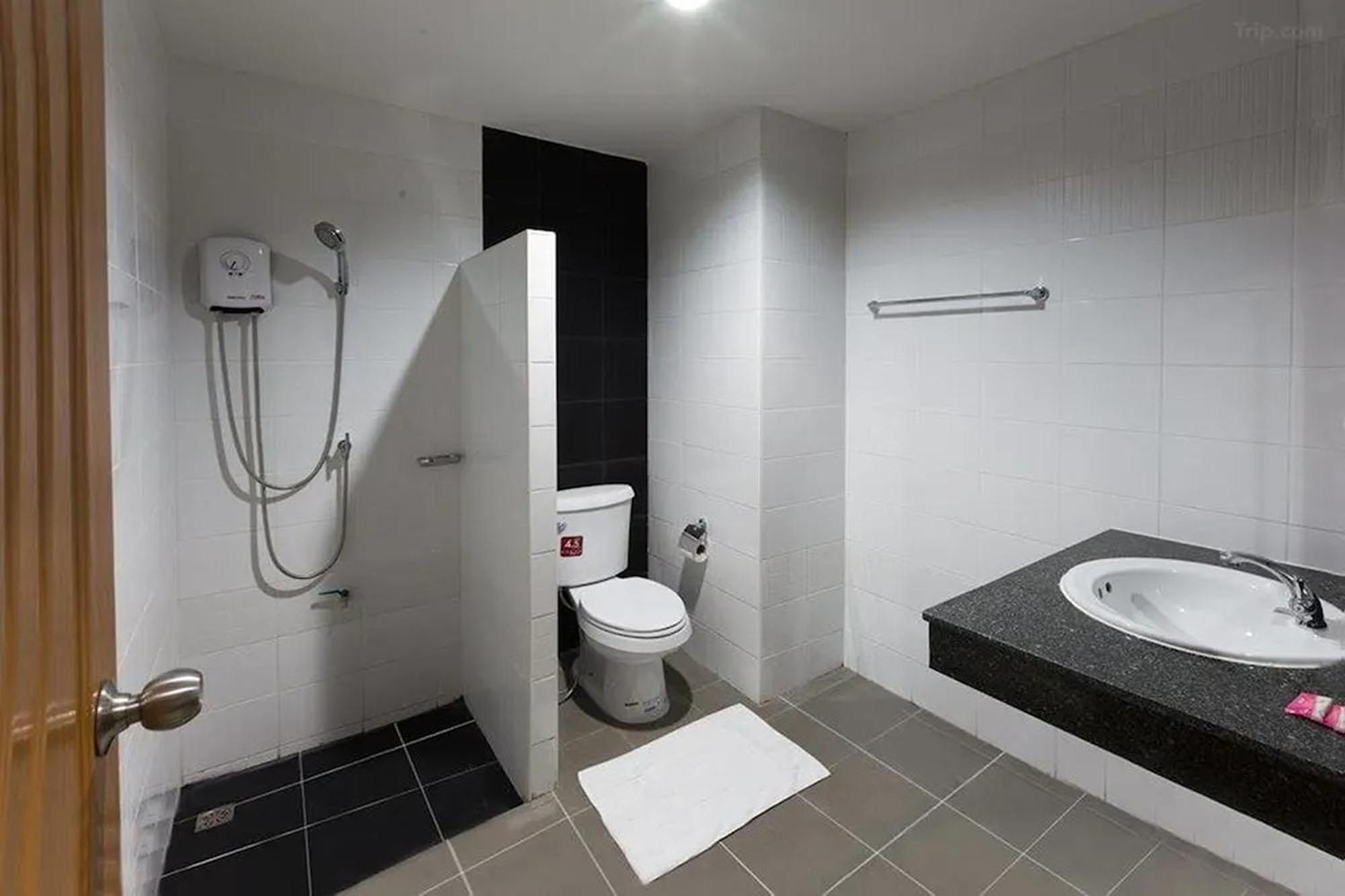 Jj Residence Phuket Town Экстерьер фото